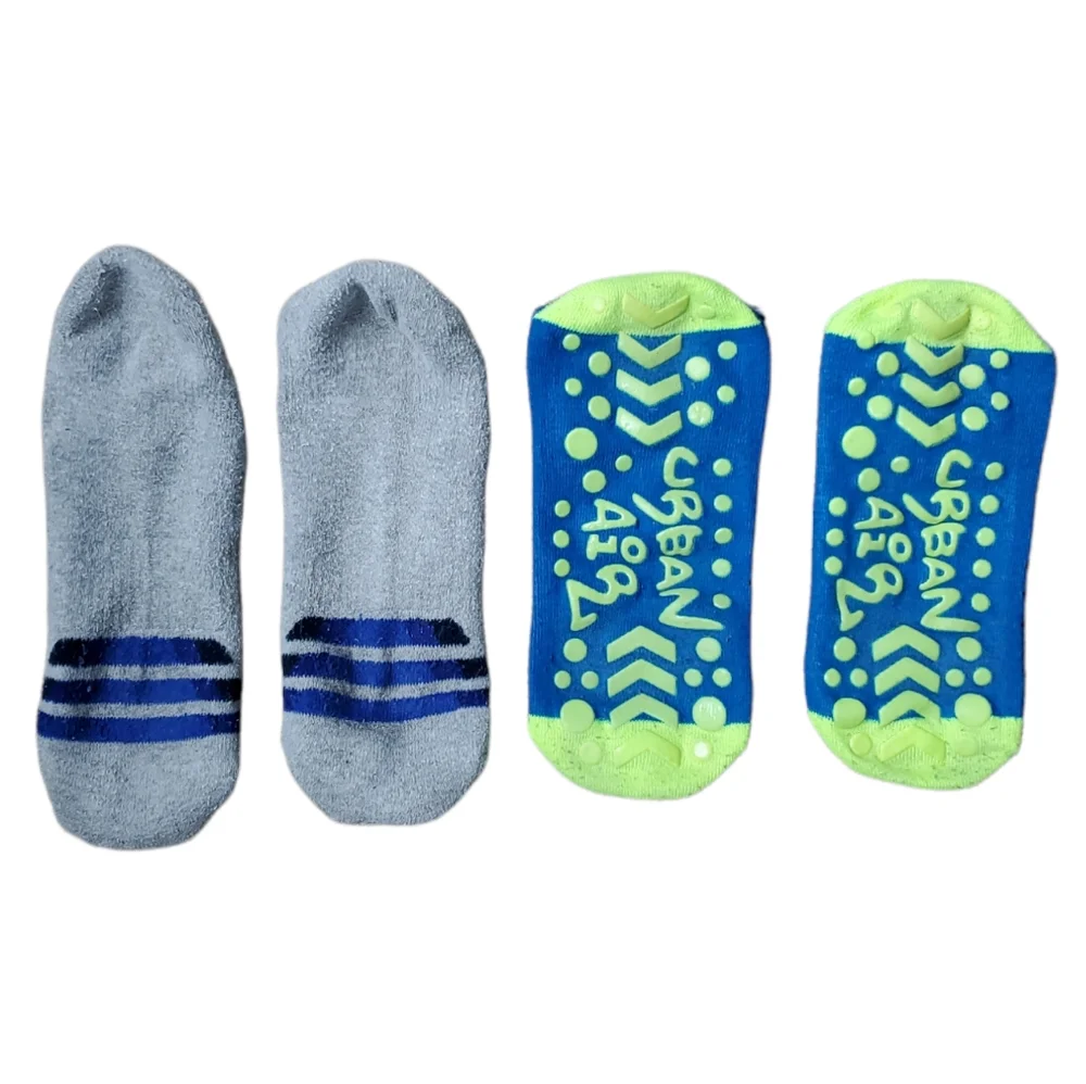 Under Armour six pairs